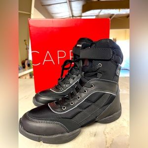 Brand New Dansneakers Capezio Battle Boot